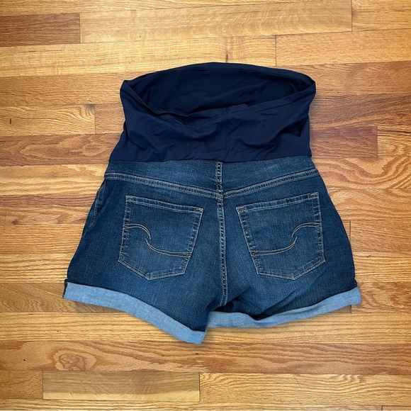 Signature Levi Strauss Gold Maternity Shorts Size Medium - Picture 5 of 6